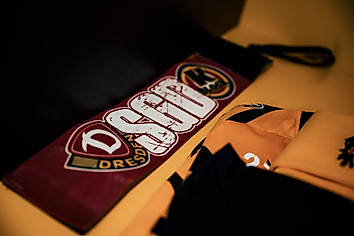 Die Kapitänsbinde liegt in der Kabine.