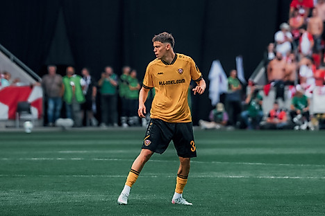 Jakob Zickler auf dem Spielfeld beim Testspiel in Prag.