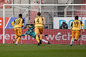 Der frühe Rückstand in der 5. Minute durch einen Strafstoß.