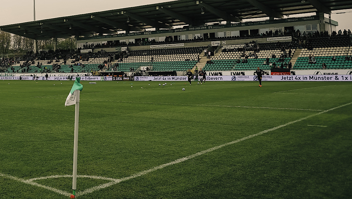 Die Hauptribüne des Preußenstadions in Münster.