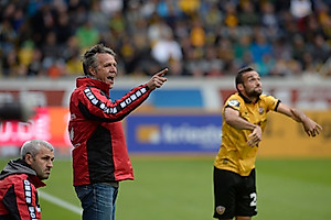 Trainergespann Neuhaus-Németh, daneben Fabian Müller