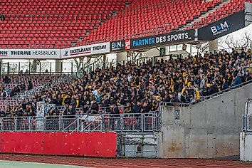 Der Gästeblock im Max-Morlock-Stadion Nürnberg