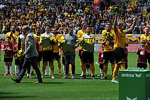 Vor der Partie nahm die Sportgemeinschaft emotional Abschied von Hefele, Eilers, Moll, Dürholtz, Jim-Patrick Müller und Holthaus.
