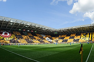 Beeindruckende Choreografie anlässlich des 2. Dresdner Traditionstages. (Foto: SGD/Dennis Hetzschold)