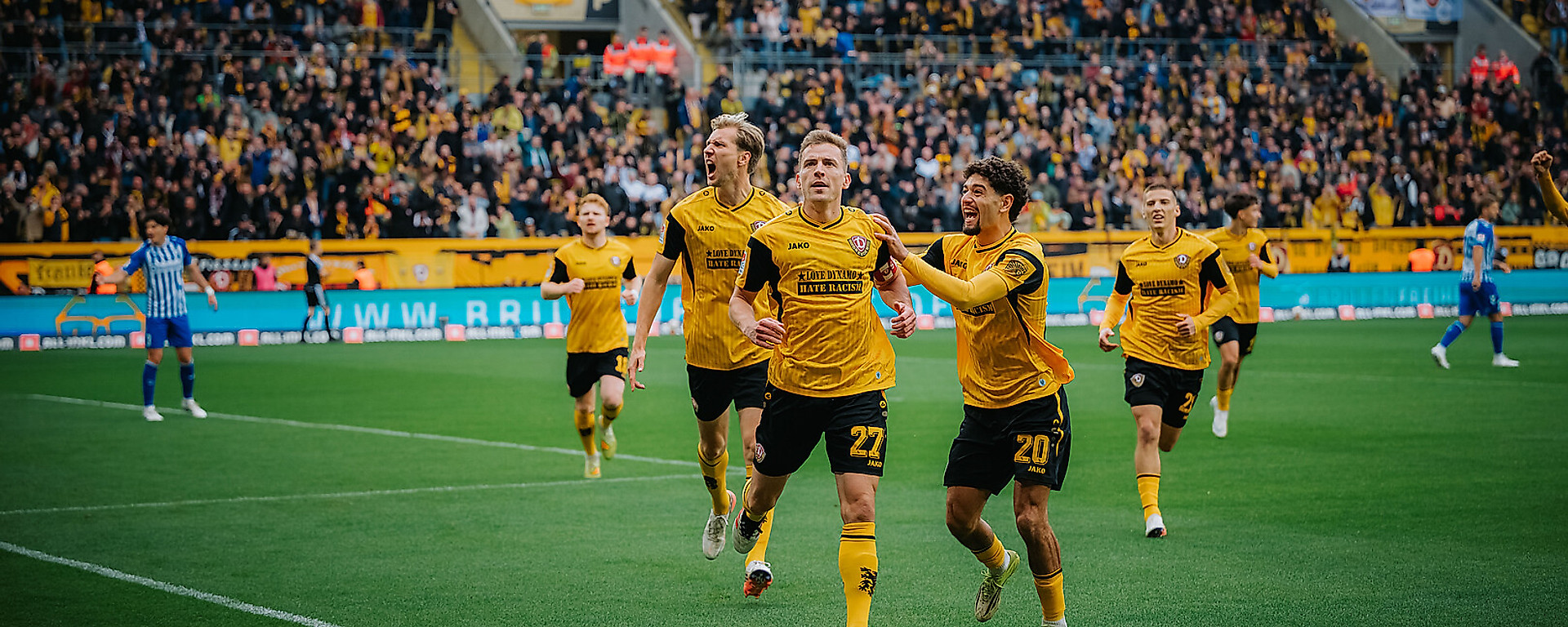 Torjubel der Mannschaft von Dynamo Dresden
