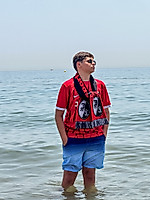 Der zwölfjährige Adam lebt mit seiner Familie im spanischen Marbella, ist seit kurzem Fanclub-Mitglied und hofft auf ein winterliches Trainingslager in Sotogrande, das nur etwa 45 Minuten entfernt von Marbella liegt.