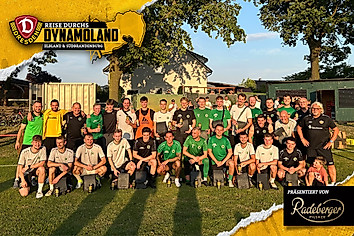 Eine Fußballmannschaft beim Gruppenfoto
