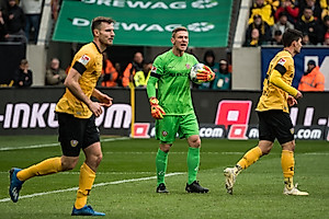 Kevin Broll treibt seine Teamkollegen an. | Foto: Dennis Hetzschold