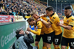 Justin Eilers bejubelt sein sensationelles 1:0.
