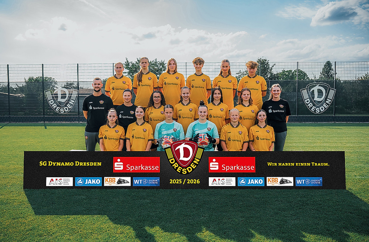 Das Mannschaftsfoto der B-Juniorinnen-Mannschaft von Dynamo Dresden für die Saison 2025/26.