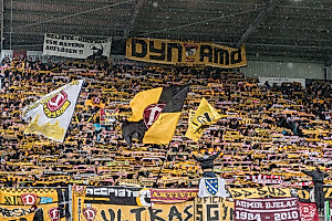 Reichlich 2.000 Schwarz-Gelbe unterstützten die Mannschaft in Fürth. (Foto: Steffen Kuttner)