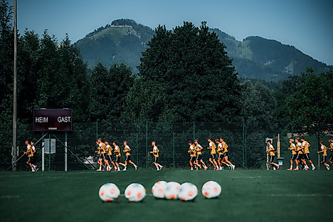 Dynamos Profis auf dem Trainingsplatz in Windischgarsten.