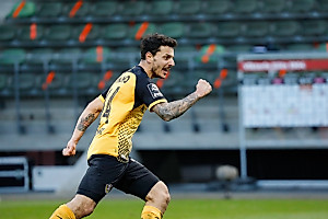 Philipp Hosiner trifft per verwandeltem Handelfmeter zum 2:2. | Foto: Steffen Kuttner