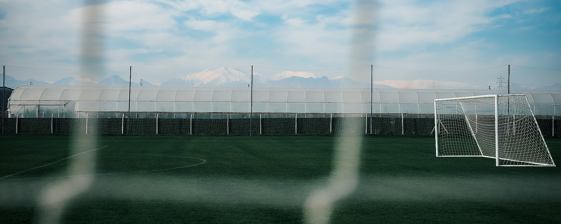 Ein Blick auf die Berger der Türkei vom Trainingsplatz des Trainingslagers.