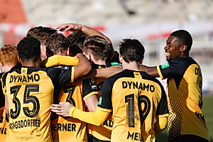 Die SGD feiert beim 2:0-Erfolg in Zwickau den achten Auswärtssieg der Saison. | Foto: Steffen Kuttner
