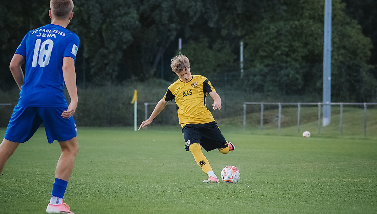 Nachwuchsspieler der SGD am Ball