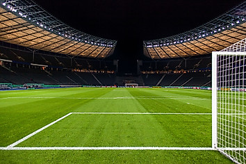 Das Berliner Olympiastadion mit Blick aufs Marathontor.