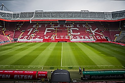 Das leere Fritz-Walter-Stadion in Kaiserslautern vor der Stadionöffnung.