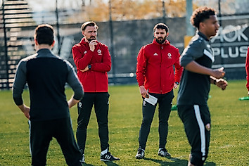 Ex-Profi Marcel Schmelzer bei einer Trainingseinheit in der Dynamo Nachwuchs Akademie.