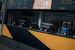 Der Cateringstand im Rudolf-Harbig-Stadion.