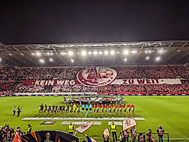 Zweites Heimspiel, zweiter Heimsieg. Yuito Suzuki und Vincenzo Grifo treffen beim 2:0-Sieg, der von einer beeindruckenden Choreographie des Freiburger Publikums abgerundet wird, gegen den FC Utrecht.