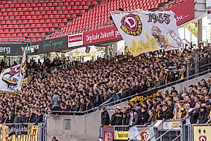 Circa 5000 Dynamos begleiteten die Mannschaft nach Nürnberg.