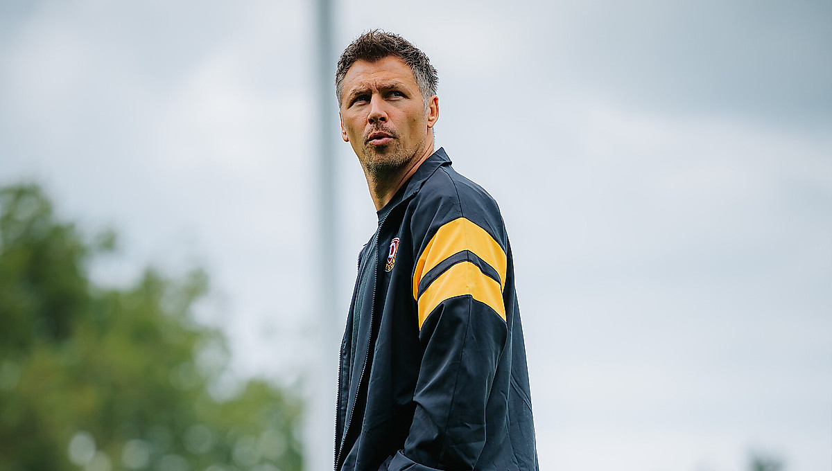 Sören Gonther am Trainingsplatz.