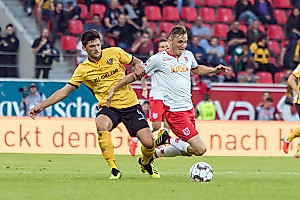 Jannis Nikolaou bedrängt Marc Lais