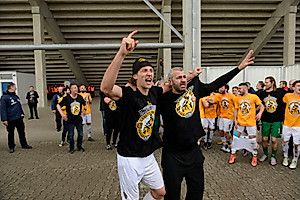 Nach dem Spiel feierte das Team ausgiebig.