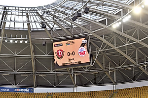 Leistungsgerecht steht am Ende ein 0:0-Unentschieden auf der Anzeigentafel im Rudolf-Harbig-Stadion. | Foto: Dennis Hetzschold
