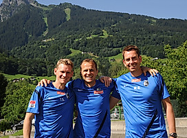 Diese drei Herren reisen dagegen seit zwei Jahrzehnten mit ins Montafon. Die Physiotherapeuten Torge Schwarz, Uwe Vetter und Markus Behrens. 