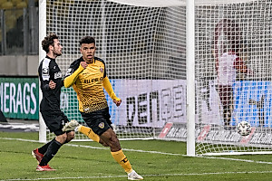 Ransford Königsdörffer legt nach und stellt auf 3:1. | Foto: Steffen Kuttner