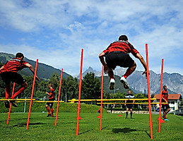 Trainingseinheiten im Schatten des Hochgebirges. 