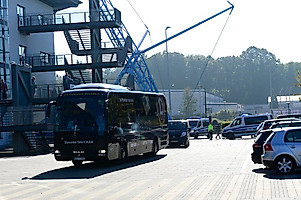Der Mannschaftsbus vorm Ostseestadion