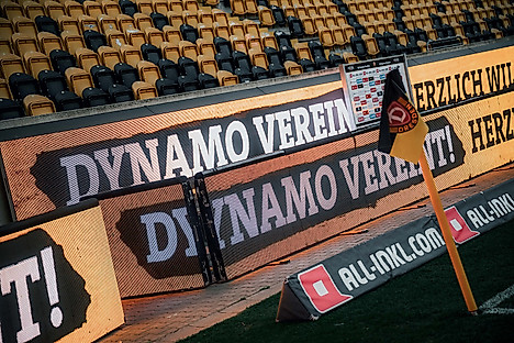 Bande mit der Aufschrift: Dynamo vereint!