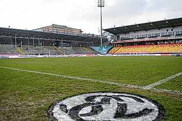 Die URSAPHAM-Arena an der Kaiserlinde in Elversberg.