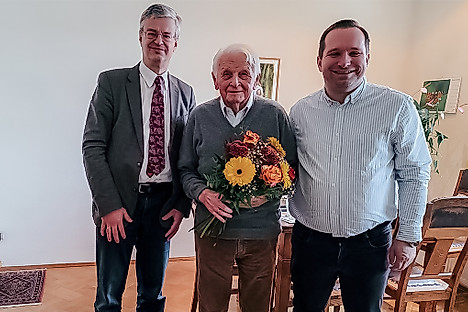Die Präsidiumsmitglieder besuchten Professor Volker Oppitz anlässlich seines Vereinsjubiläums.