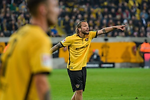 Patrick Ebert dirigiert seine Teamkollegen