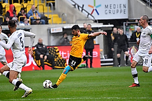 Aias Aosman zieht ab – verfehlt das Tor hier aber knapp.