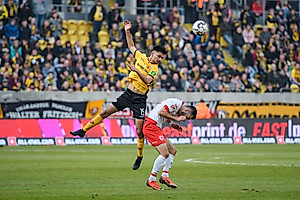 Osman Atilgan gewinnt das Kopfballduell