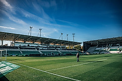 Das leere Preußenstadion vor der Stadionöffnung.