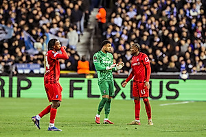 Im Achtelfinal-Hinspiel gegen den KRC Genk gibt es Gesprächsbedarf. Bei der 0:1-Niederlage in Belgien passen die Abläufe nicht immer wie gewohnt… Julian Schusters Devise lautet deshalb: "Im Rückspiel ist noch alles möglich."