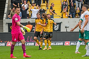 Vor der Pause knipst Daferner nach einem Abpraller. | Foto: Dennis Hetzschold