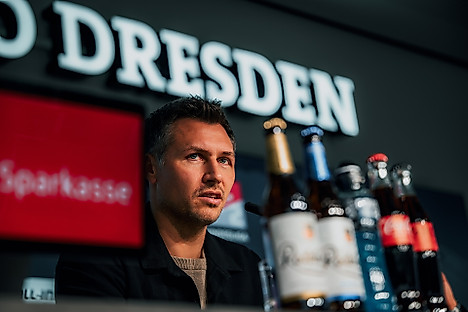 Sören Gonther auf der Pressekonferenz.