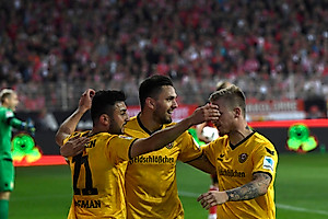 Dynamo kam gut ins Spiel und ging durch Aosman in Führung.