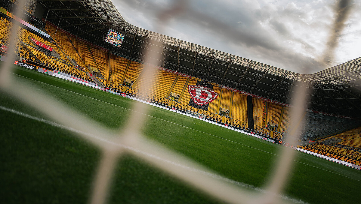 Das leere Rudolf-Harbig-Stadion.