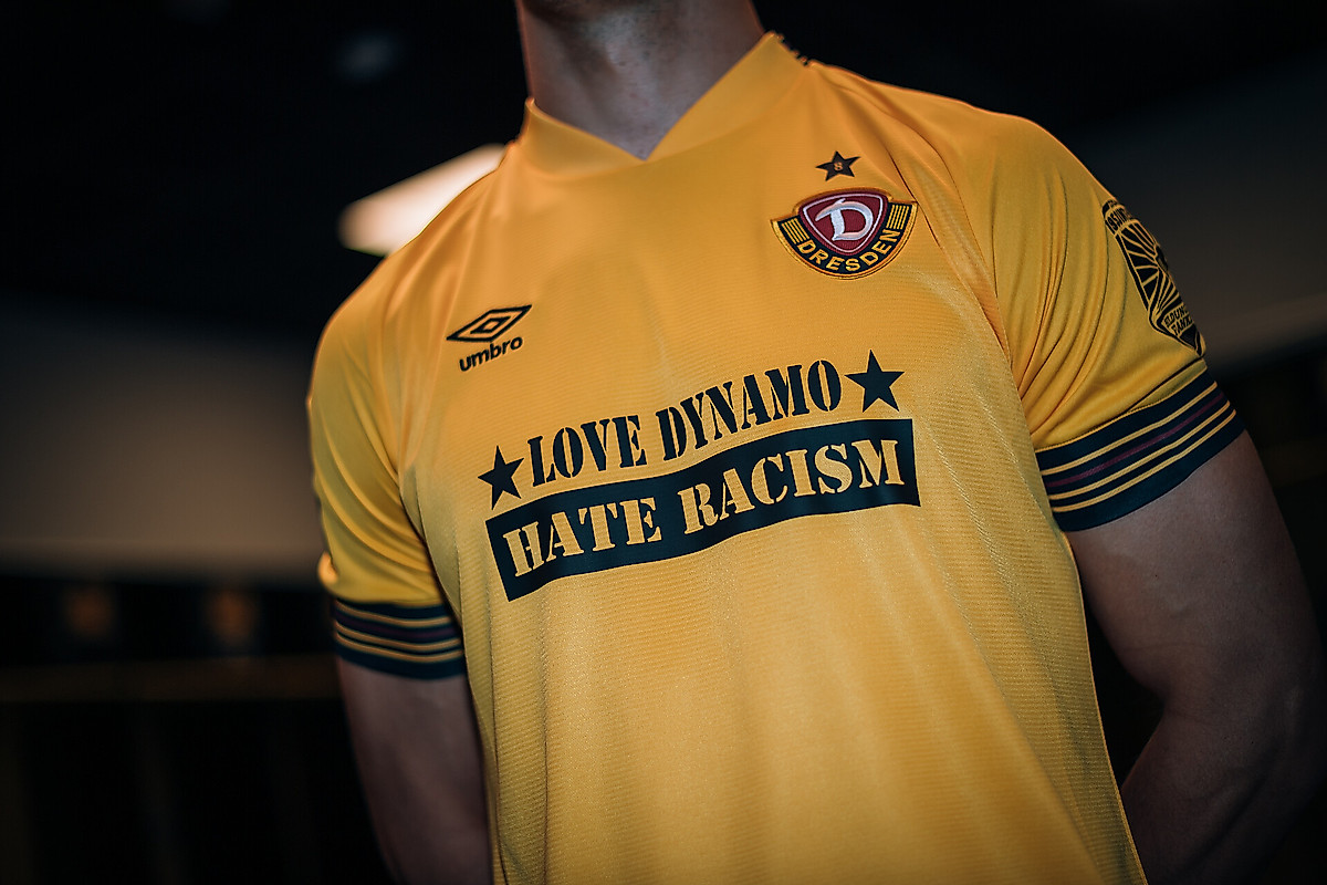 Das Sondertrikot mit der "Love Dynamo - Hate Racism" Aufschrift