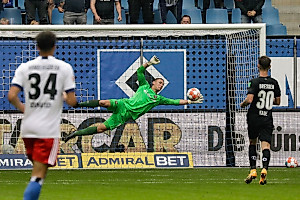 Mit seinen starken Paraden hält Kevin Broll die Sportgemeinschaft im Spiel. | Foto: Steffen Kuttner