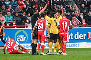 Jannis Nikolaou sieht die Gelb-Rote Karte