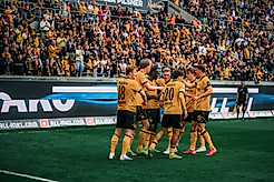 Dynamospieler jubeln